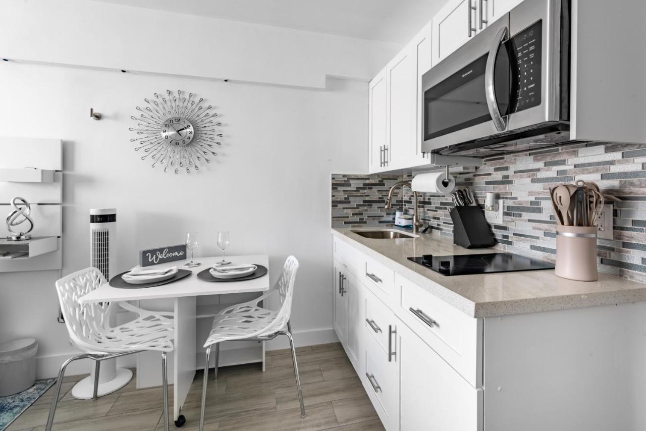 Newly Renovated Oceanfront Studio W/ Balcony - Daytona Beach Διαμέρισμα Εξωτερικό φωτογραφία